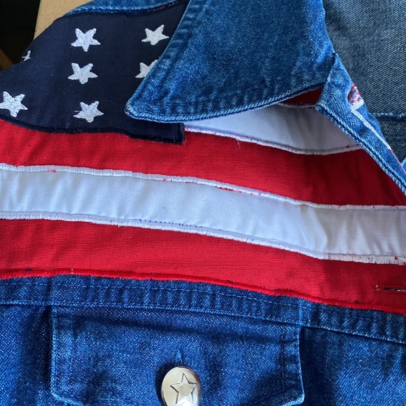 New Directions Jean Jacket with Stars and Stripes Detailing. Metal Star Buttons - Picture 10 of 13
